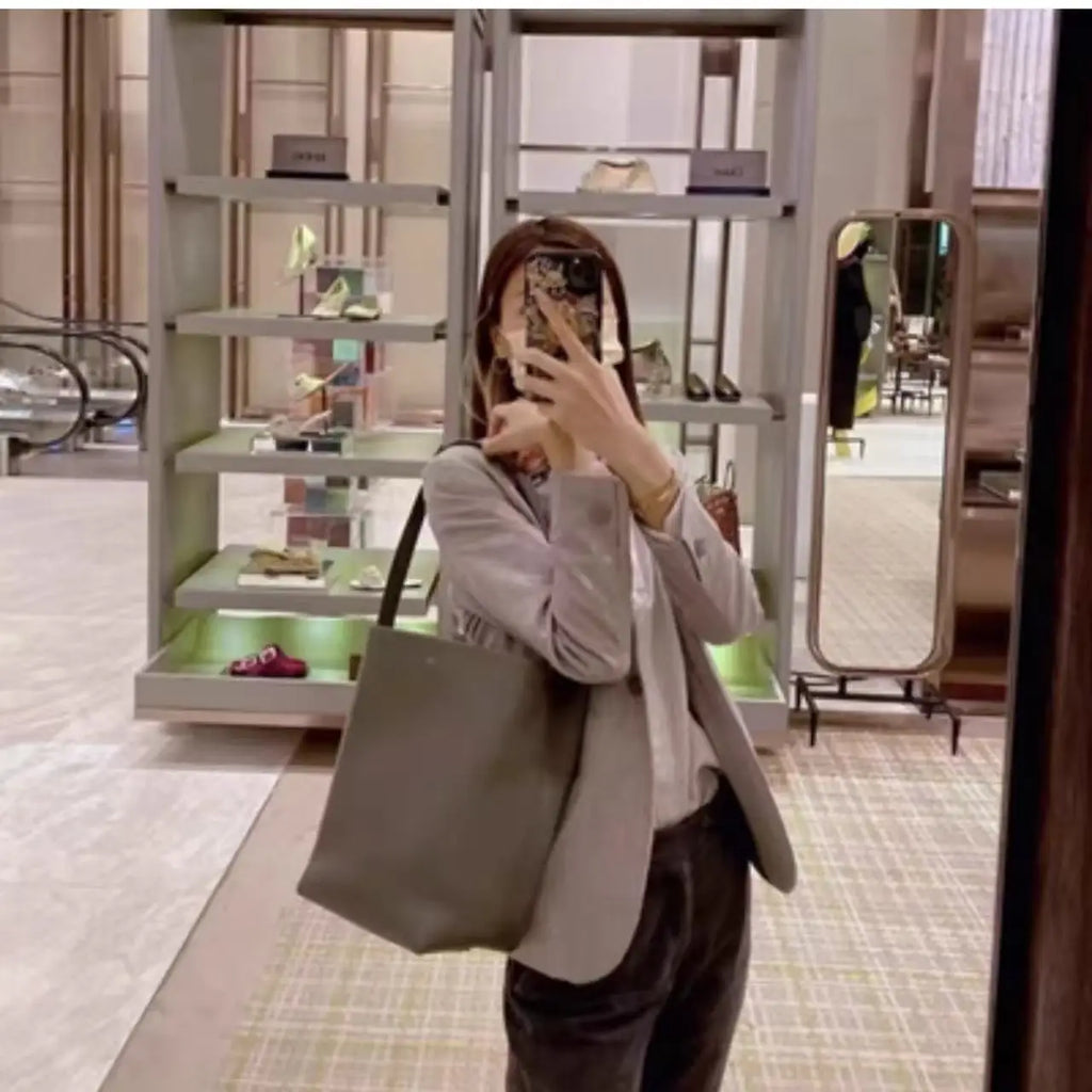 High Quality Bucket Bag Genuine Leather Shoulder Premium Large-capacity Cowhide Commuter Fashionable Relaxed Versatile NO LOGO